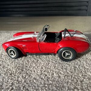 ERTL “American Muscle” 1/18 scale Shelby Cobra